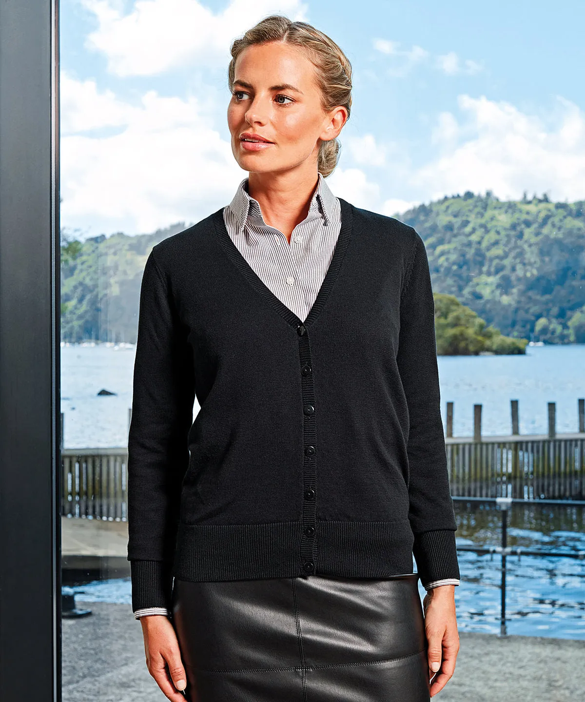 Black - Women's button-through knitted cardigan