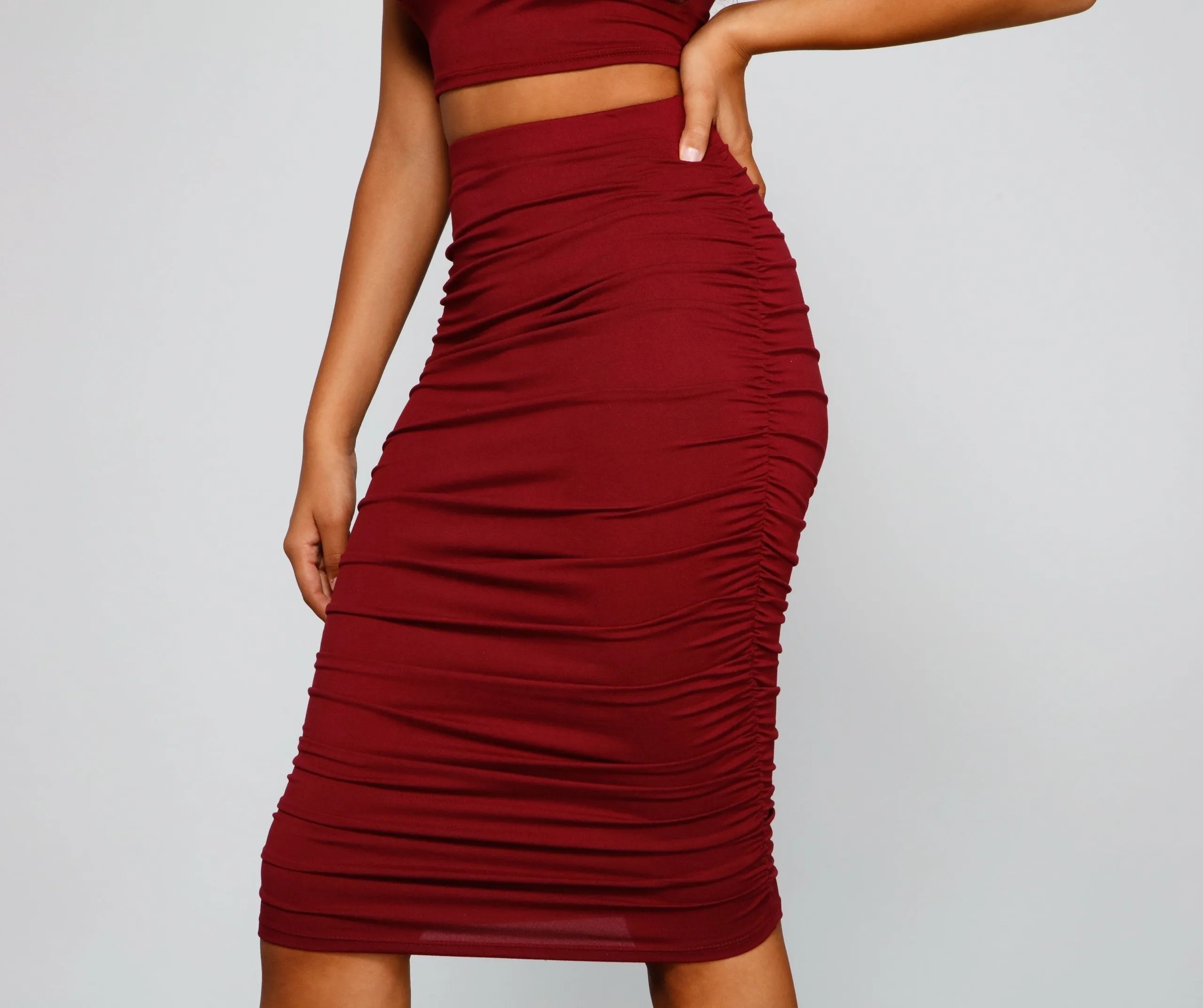 Chic And Basic Ruched Midi Skirt