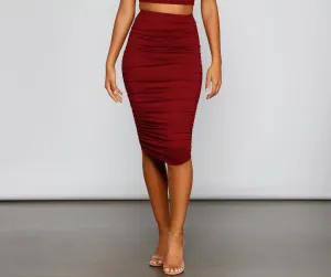 Chic And Basic Ruched Midi Skirt