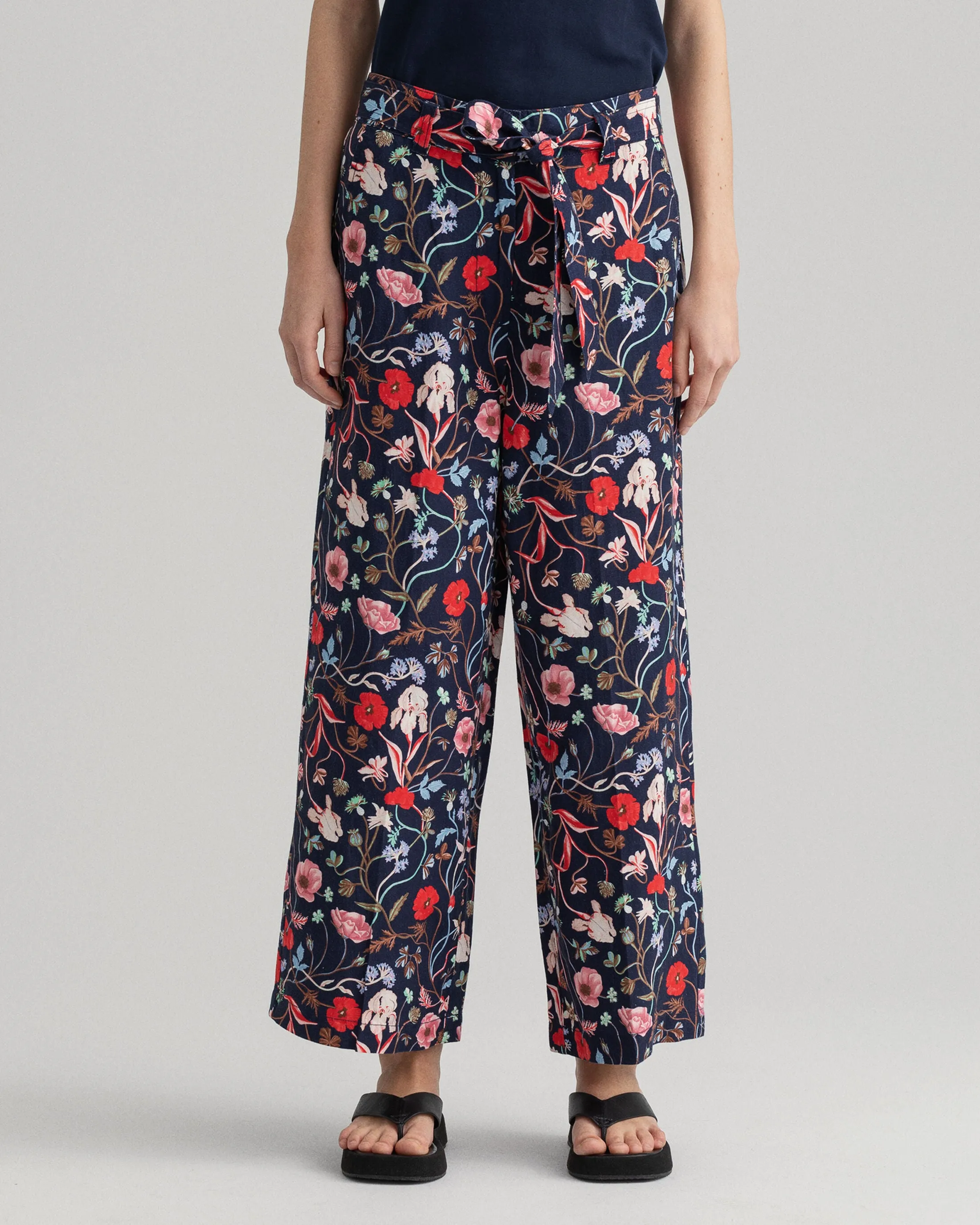 GANT Wild Floral Print Belt Cropped Pants 4150213